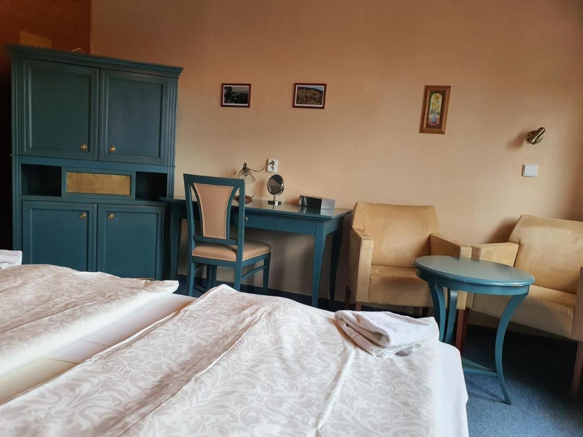 יאסימוב Hotel Pam מראה חיצוני תמונה