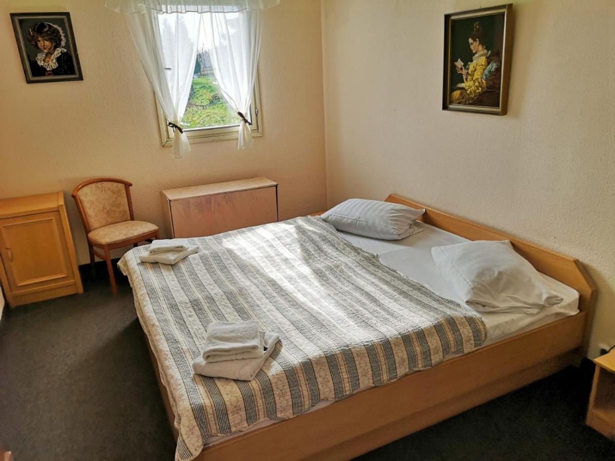 יאסימוב Hotel Pam מראה חיצוני תמונה